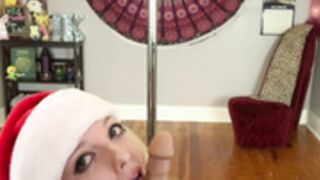 Jennakate Mrs Claus Cums to Town