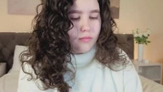 ariella_sol_2025-12-10_04-05-42_094