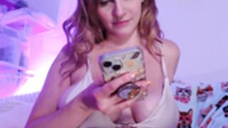 maryjane3_14 playing with his wet pussy