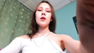 Camgirl Flex Biceps