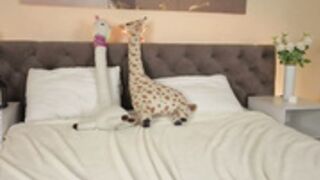 ariella_sol_2025-12-09_03-28-17_377