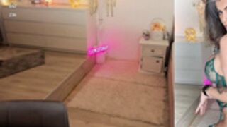 domixdyva 2025-12-12_05-31-33-003