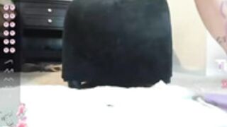 Playing with Sexy Beach Mom with squirt