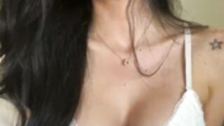 April pussy vibe & moan
