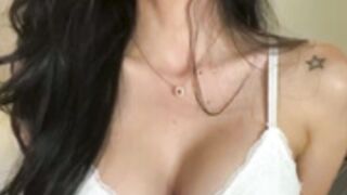 April pussy vibe & moan