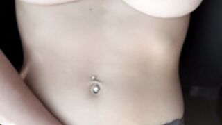 Ella Alexandra I got way too horny & play with my pussy