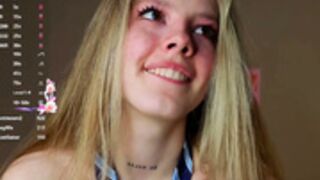 denaebeste nipple tease