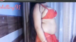 Yashika_love dance in towel and eyes show