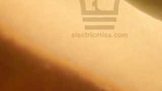 Electric Joanna - Pussy Up Close