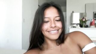 sexy serena flash pussy 2