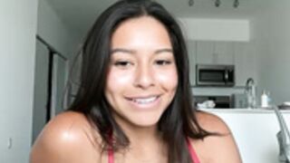 sexy serena flash pussy