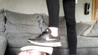 2021-02-22-emmyfeetandsocks-shiny-toes-footjob-cum