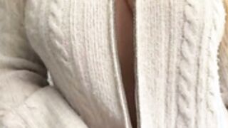 HUGE TITS REVEAL
