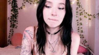 vivian_qwerty stockings try on stream