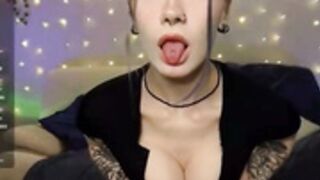 Christie_memeow bareback dance 2025-08-12