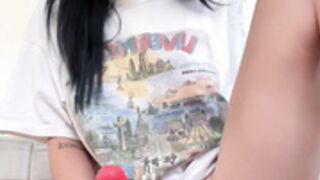 Frankiebunny Rainbow dildo ride on the floor