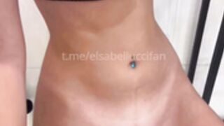 Elsa Bellucci fucks dildo ticket