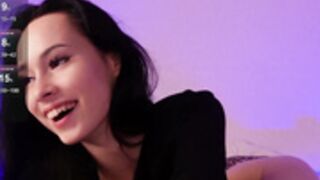 Megan aka Top_of_passion masturbates till cum