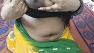 Hot bhabhi nips out bra 3