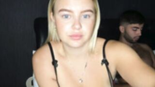 _AandH Tit Flash