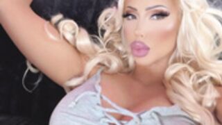 courtney taylor hot blonde babe