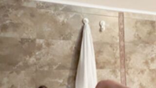 Jen Sanders Taking bath