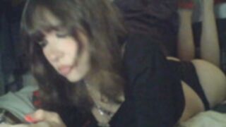 sendforesme lets her ass peak out for us