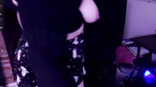 Lunalaneee spreads her asshole