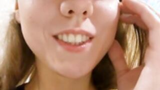 Eveline_Beauty_Kitty playing with his pussy in taxi