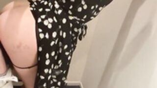 ElIiEllen1 - Bg experience in changing room - OF