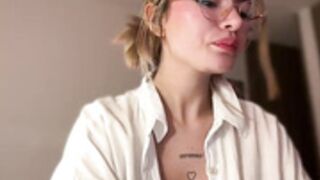 Your_Honeey-sc-2025-04-08 2