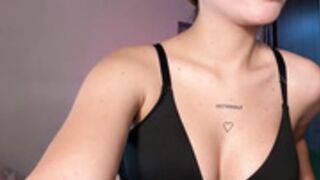 Your_Honeey-sc-2025-04-02 4