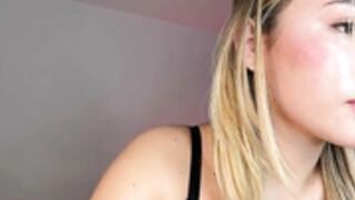 Your_Honeey-sc-2025-04-02 1