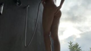 Ruth Lee Come take a shower with me