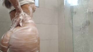 Avabrooks wet t shower