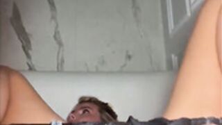 BLONDE MILF SHOWER DILDO CUMSHOW