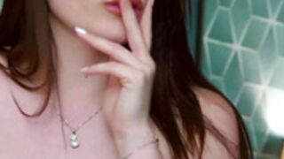 Kassieweins naked grinding on a pillow