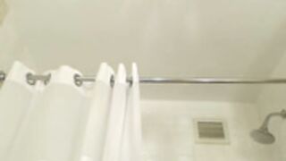 LovelyKittie rubbing herself in shower 2017/08/26