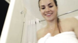 LovelyKittie rubbing herself in shower 2017/08/26