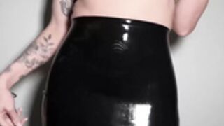 Dainty Wilder DOM JOI