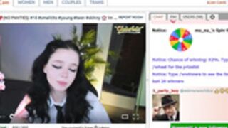 Mo_na sits on your face short vid