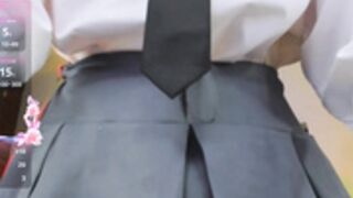 Mo_na sits on your face short vid