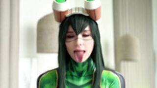 Sweetie Fox- Froppy Deepthroats & Fucks