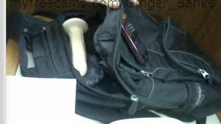 Ginger_Banks jugando con Dildo en la biblioteca.