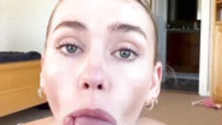 Halli_n_lover - Short BJ Video