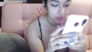 allison_grey18 cute young lady puts on big tits