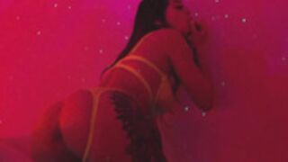 Maddy May - Pro Photoshoot masturbation