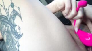 Maddy May - solo car masturbation