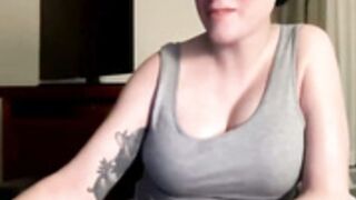 Lillysinxx american MFC model in her first streams