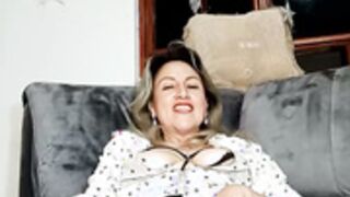 alma mostra la fica